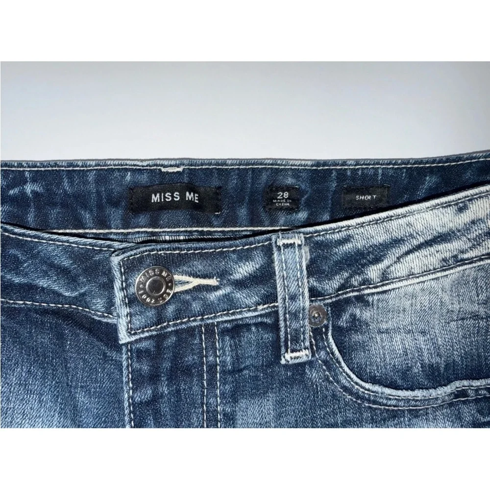 Miss Me Embroidered Jean Denim Shorts Lace & Sequined Scalloped Hem 28 Short - Picture 9 of 9